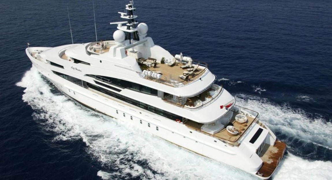 Oceanco. En 2002 el magnate griego Theodore Angelopoulos, comprador original del Alfa Nero, se hizo con la compañía y la enfocó a la construcción de yates personalizados de más de 80 metros de eslora