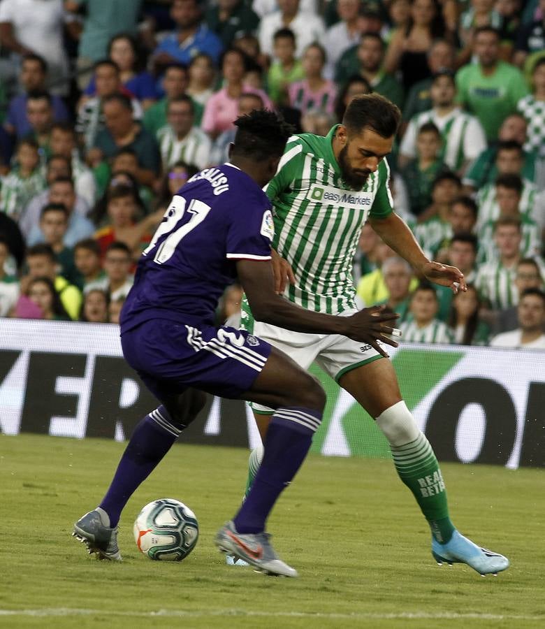 Las mejores imágenes del encuentro entre el Real Betis y el Real Valladolid en el Benito Villamarín