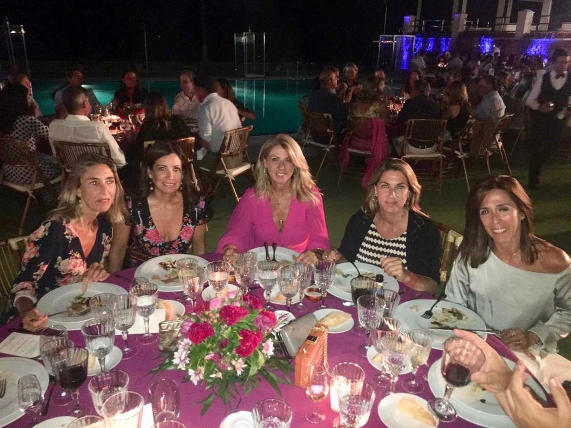 Isabel Delgado, Maria Taylor, Montse Gutierrez-Trueba, Marta Zubiria y Lola Portela. 