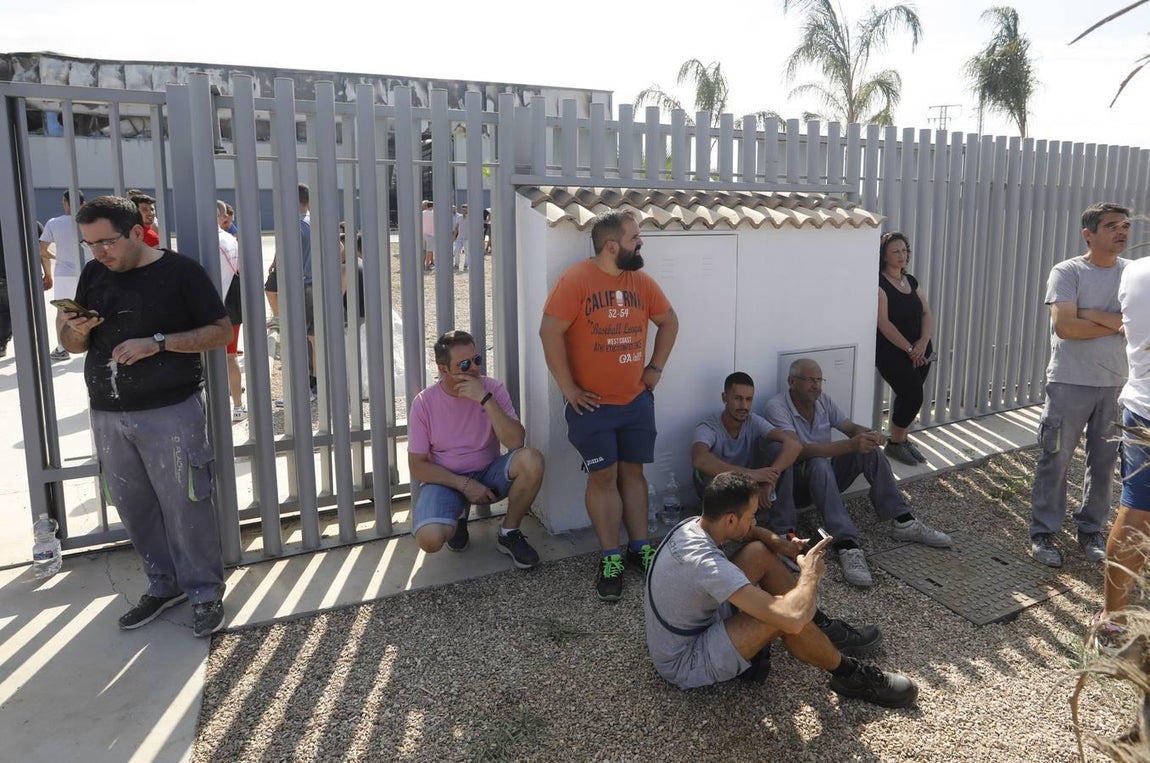 El incendio en la fábrica de Duplach de Villa del Río (Córdoba), en imágenes