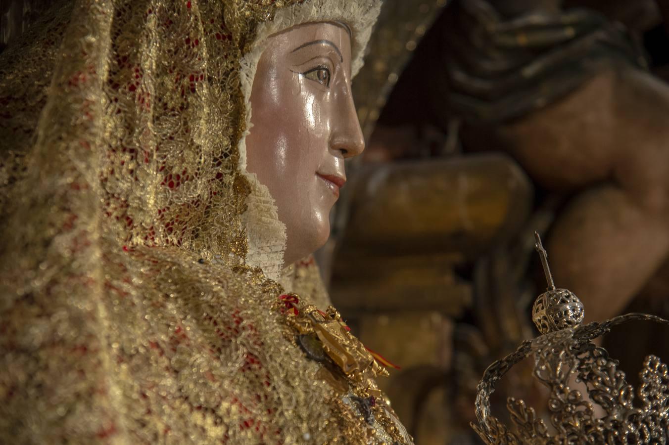 La Virgen de los Reyes en su camarín