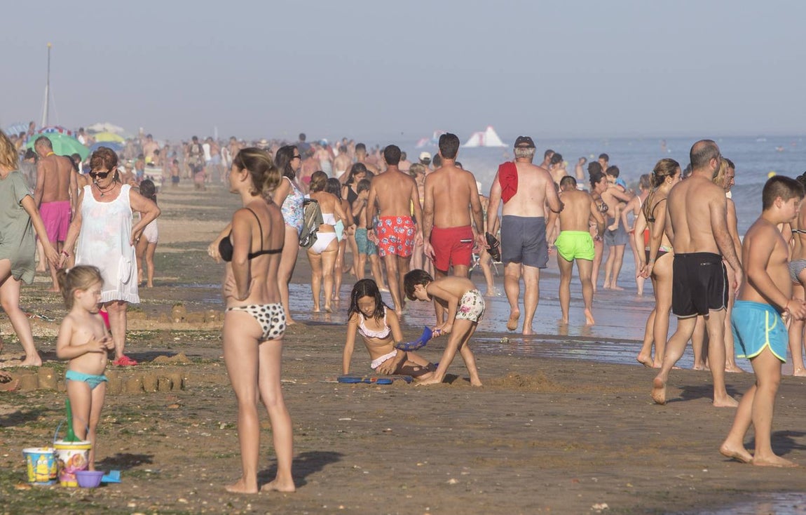 Fotogalería: Un placentero día de playa en Islantilla