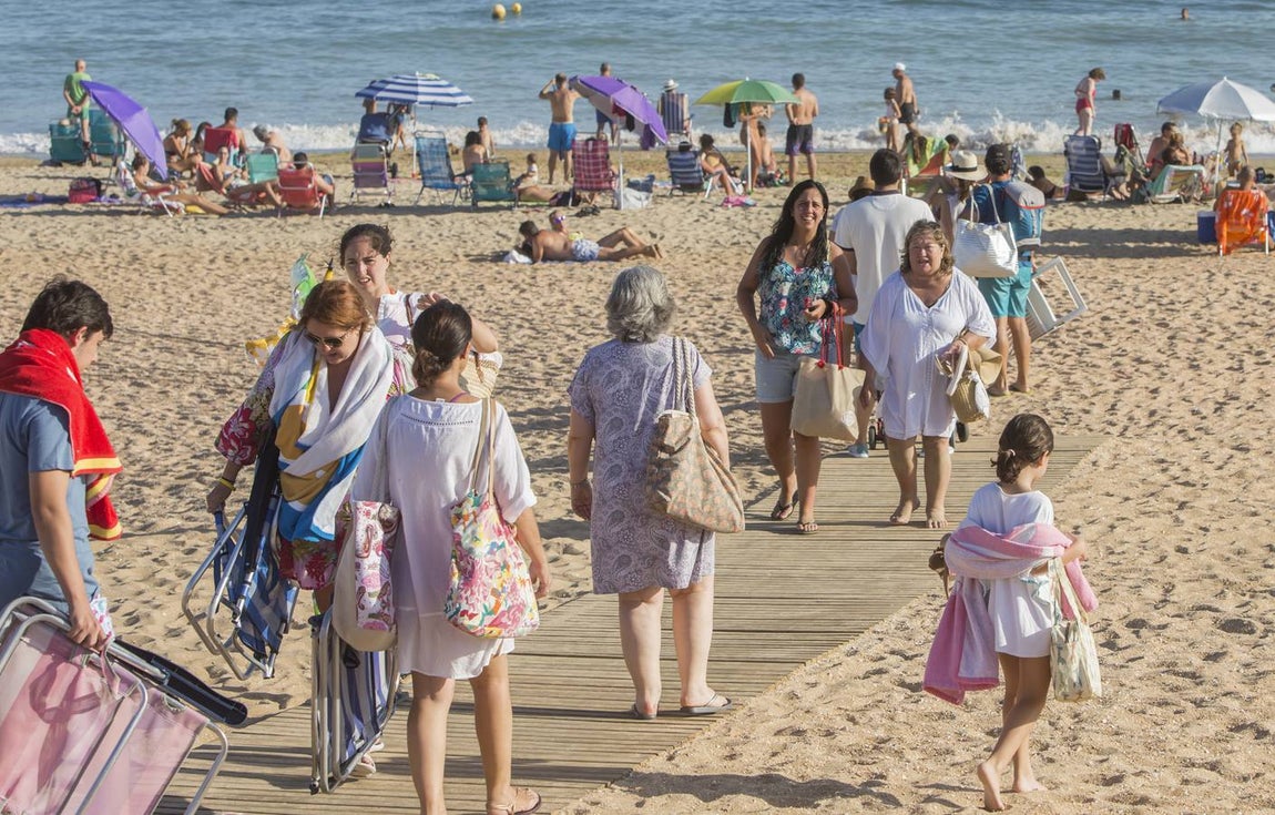 Fotogalería: Un placentero día de playa en Islantilla