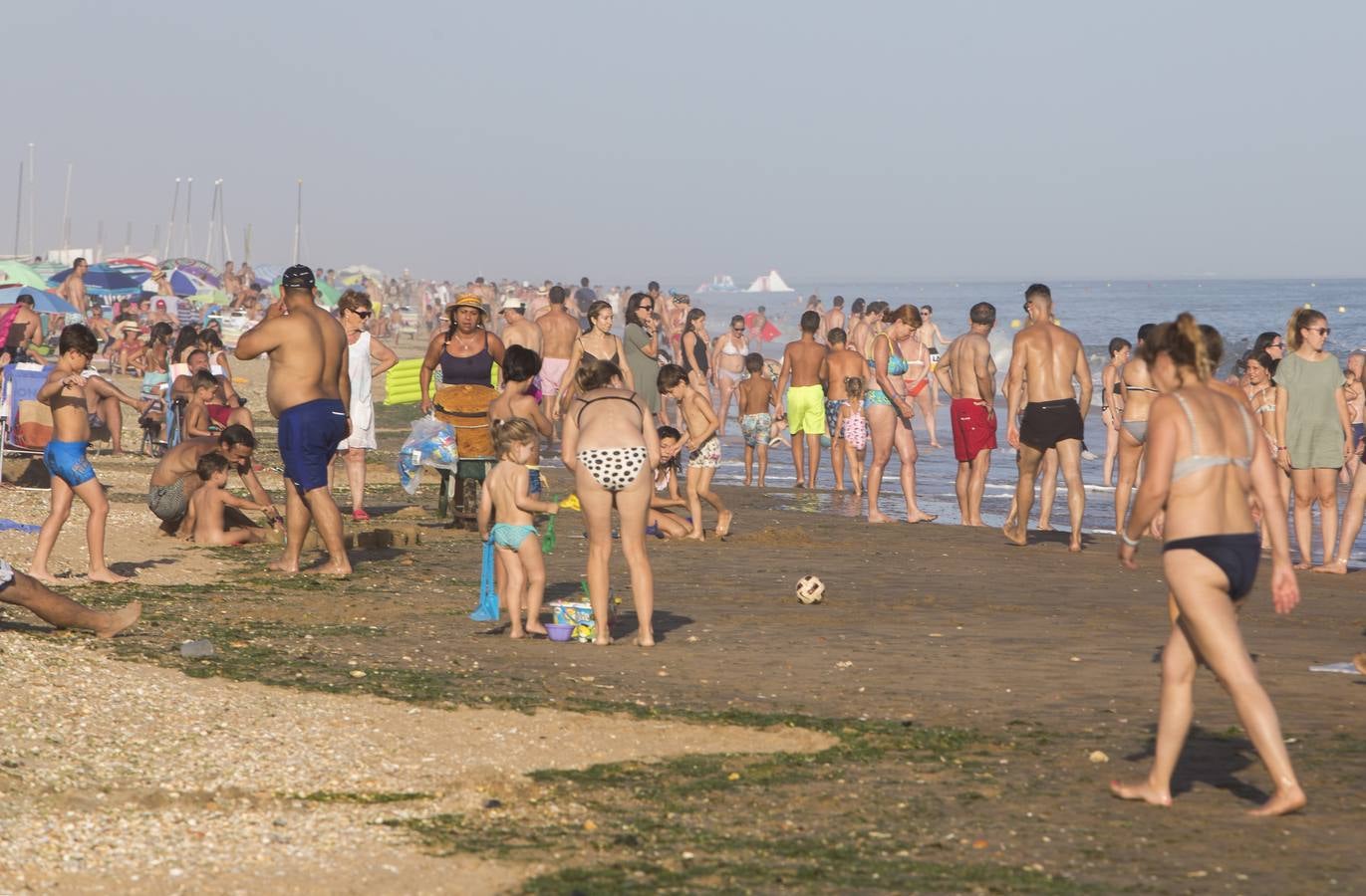 Fotogalería: Un placentero día de playa en Islantilla