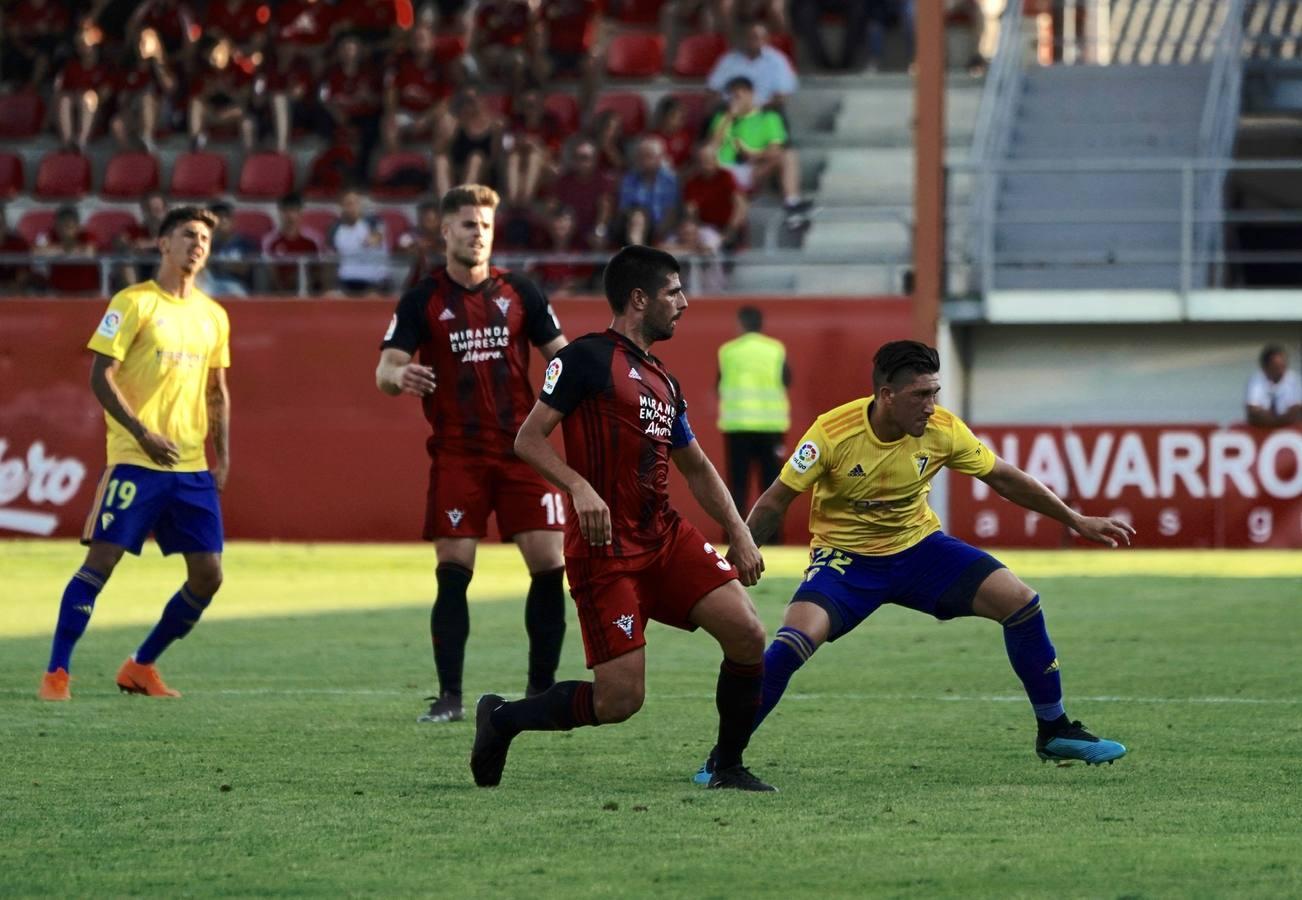 Las mejores imágenes del CD Mirandés-Cádiz CF