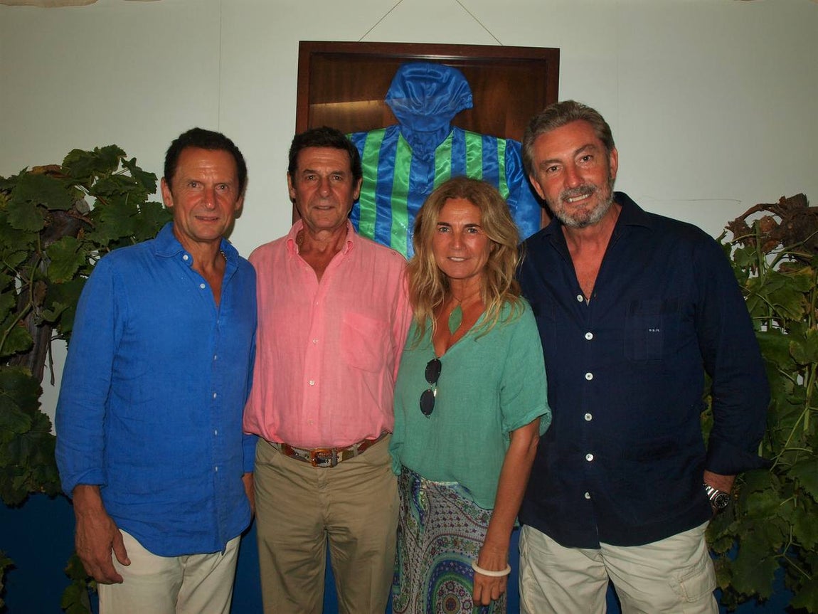 Carlos y Manuel Laffon, la embajadora de las Carreras Teresa de la Cierva y Gaspar Sáez