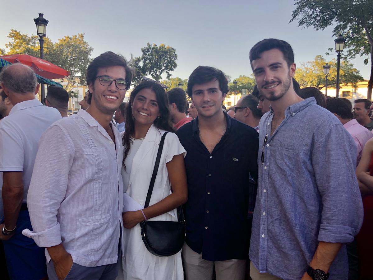 Carlos Camacho, María Fernández-Felices, Antonio Aguilar, y Alfonso Fernández.. 