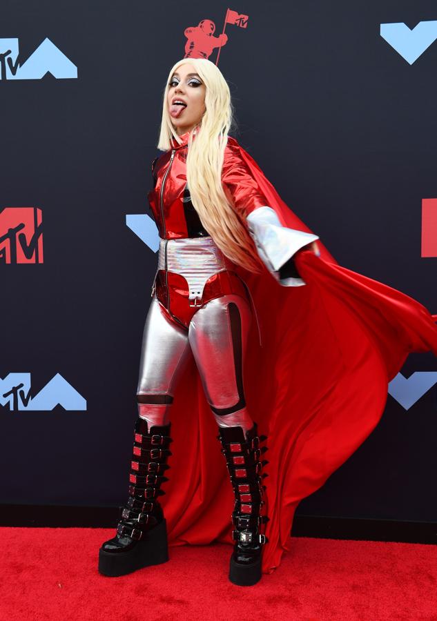 Ava Max. 