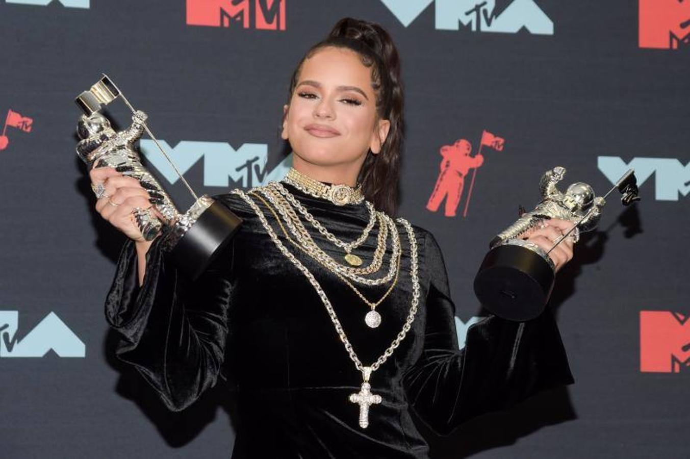 Así fue la actuación y alfombra roja de Rosalía en los MTV VMAs 2019