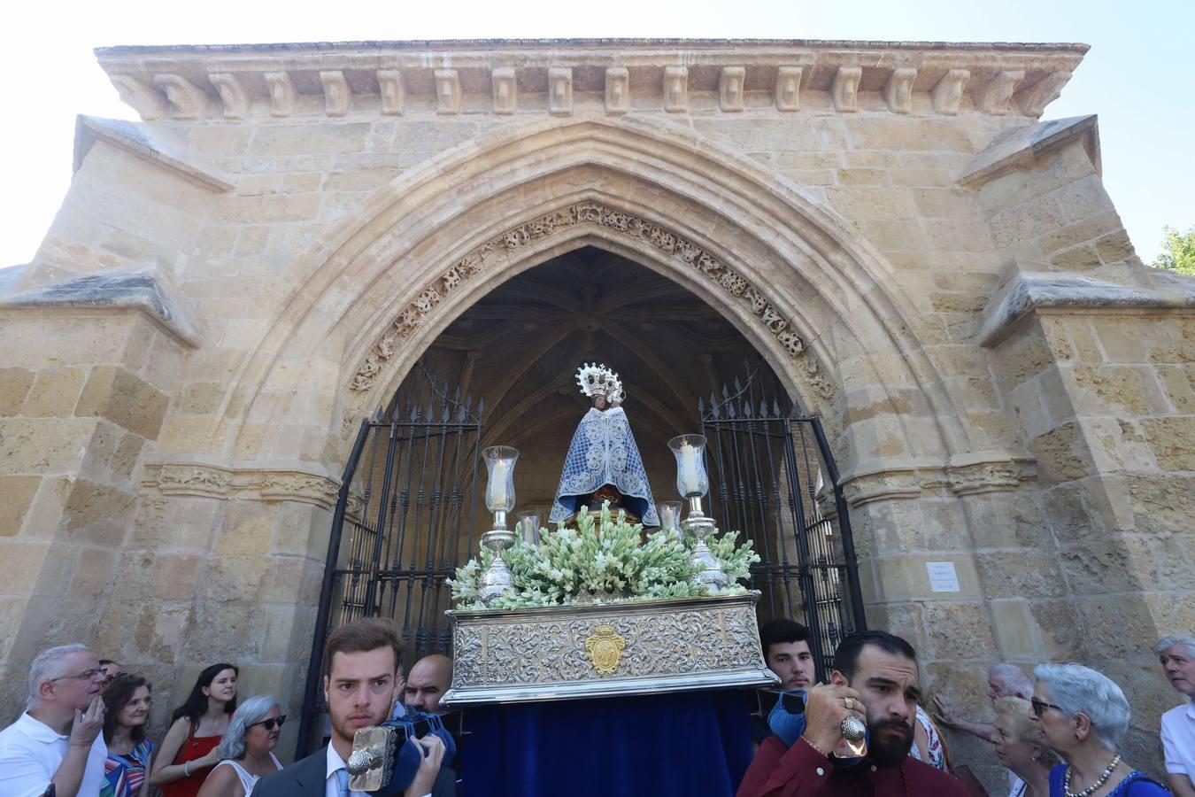 La visita de la Virgen de la Fuensanta a los templos de Córdoba, en imágenes