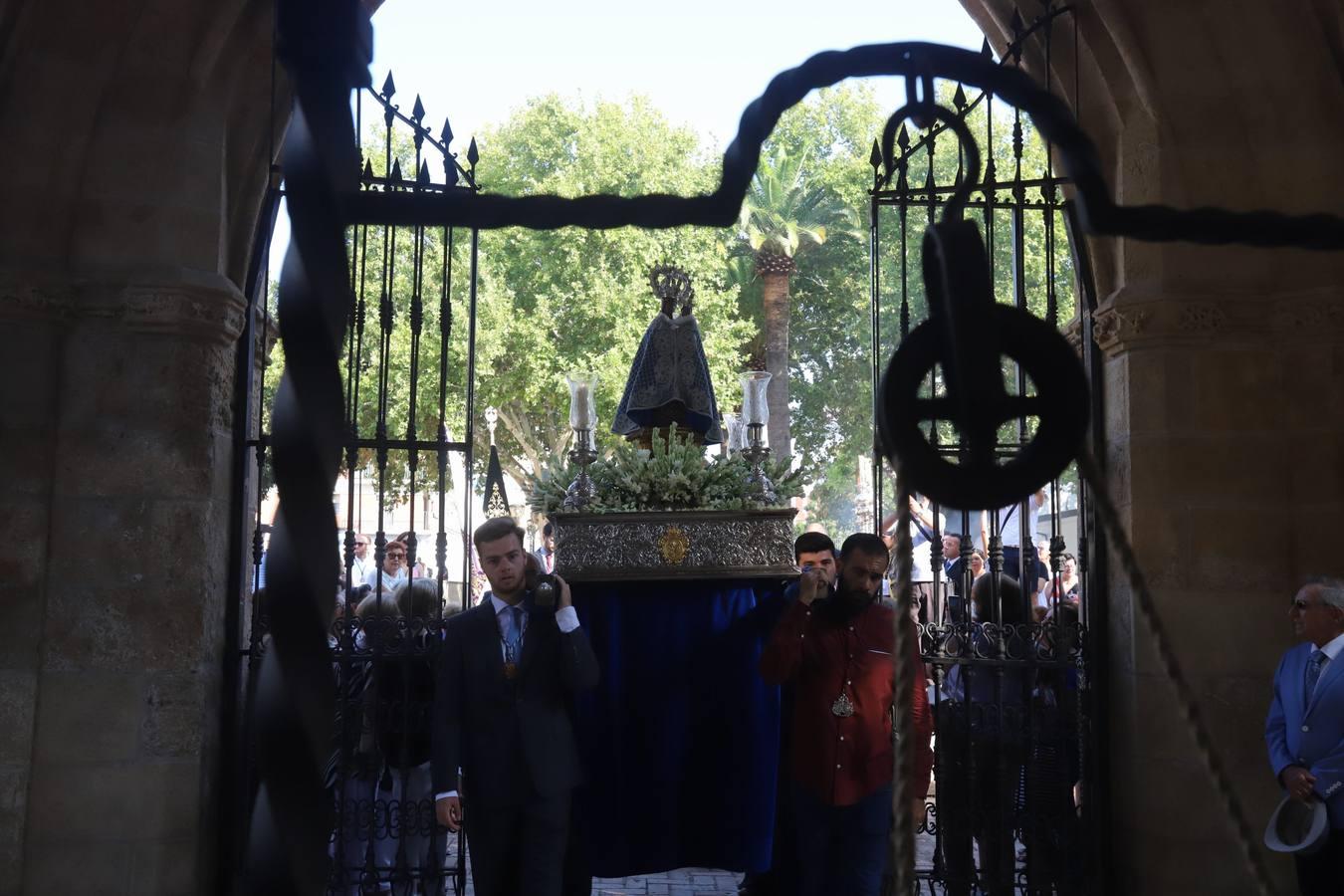 La visita de la Virgen de la Fuensanta a los templos de Córdoba, en imágenes