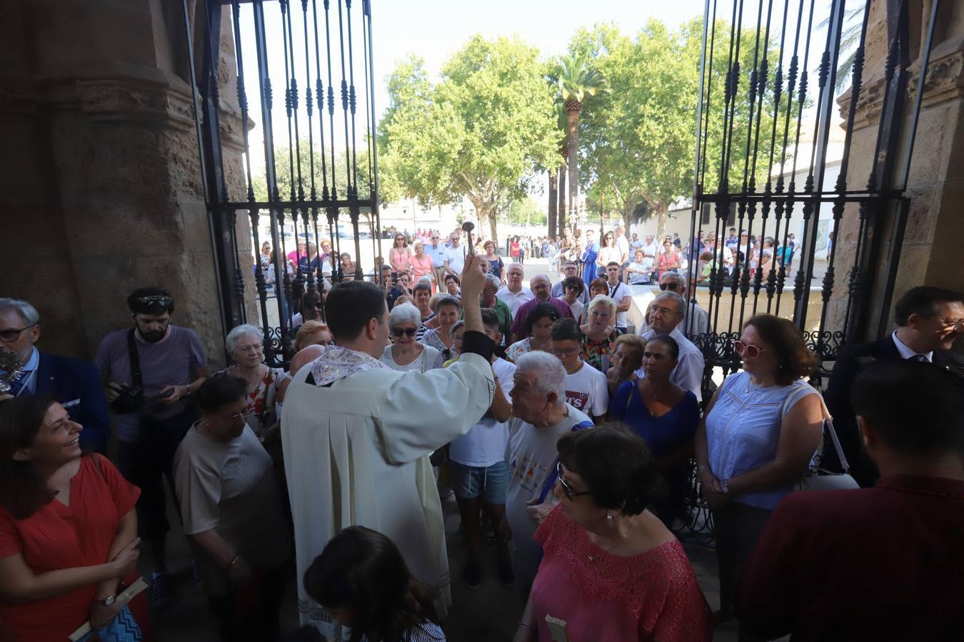 La visita de la Virgen de la Fuensanta a los templos de Córdoba, en imágenes