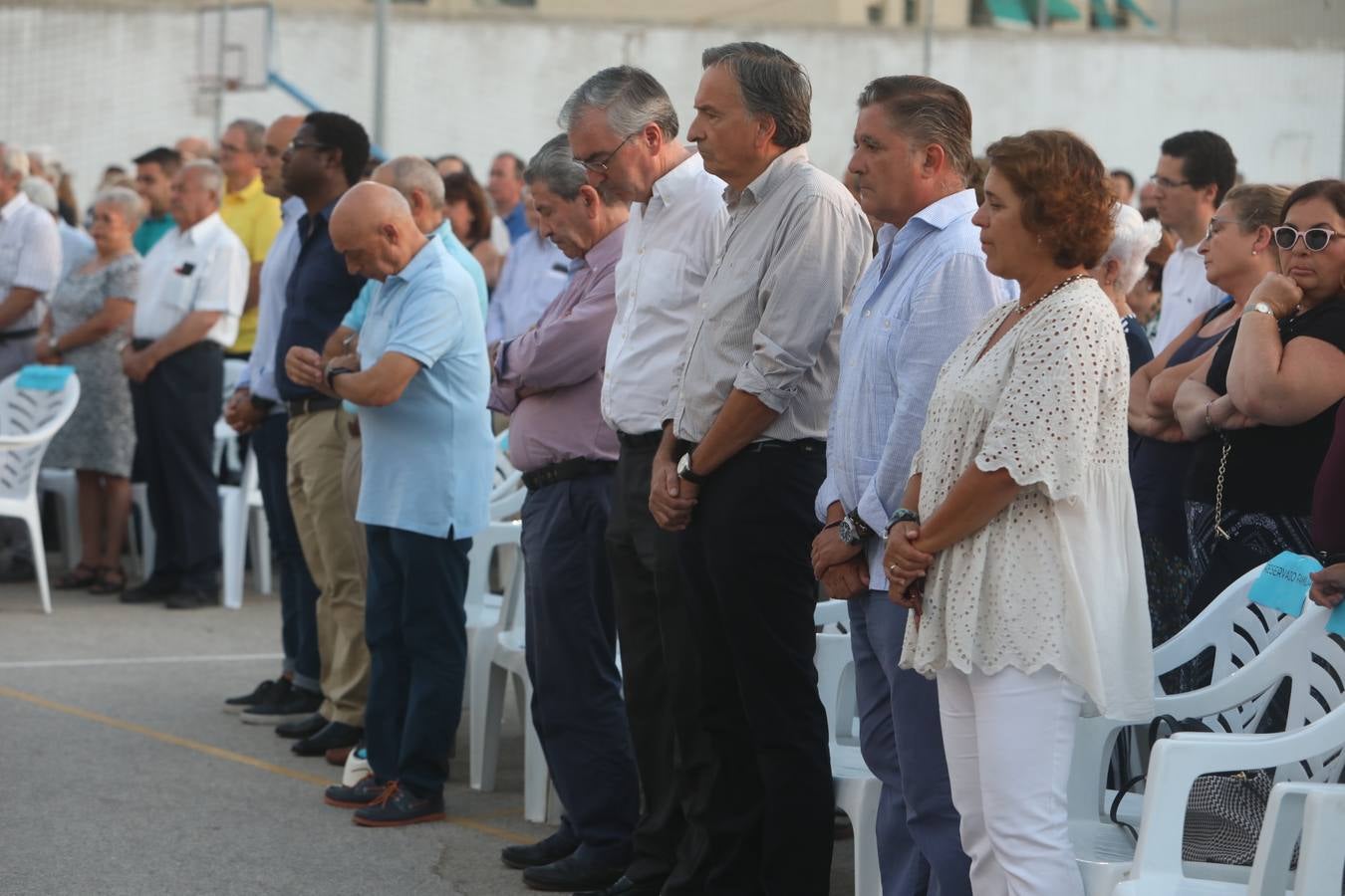 El sentido adiós al padre Luis Castro en el colegio San Felipe Neri, en imágenes