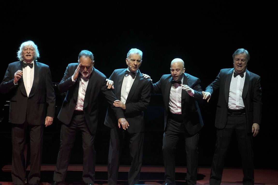 En imágenes, Les Luthiers abre la temporada del Maestranza