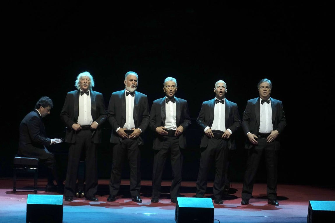 En imágenes, Les Luthiers abre la temporada del Maestranza