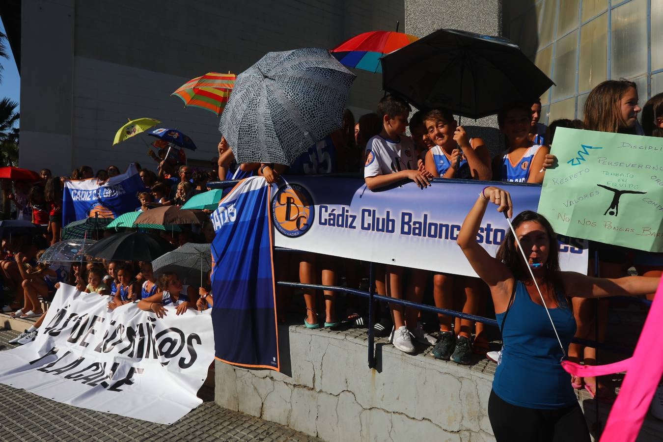 Fotos: Protesta por el mal estado de las instalaciones deportivas en Cádiz