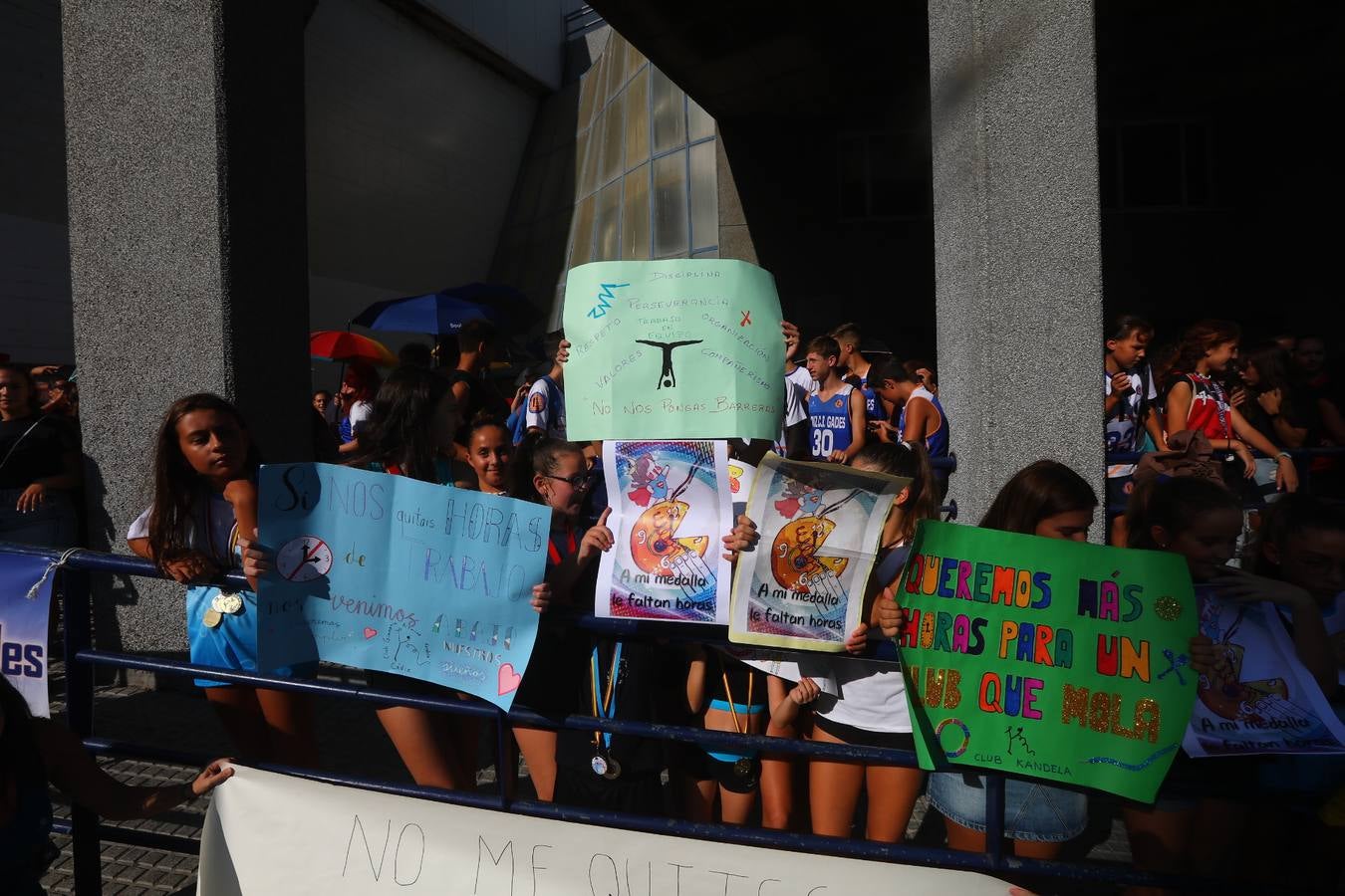 Fotos: Protesta por el mal estado de las instalaciones deportivas en Cádiz