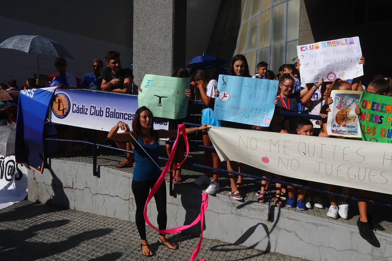 Fotos: Protesta por el mal estado de las instalaciones deportivas en Cádiz