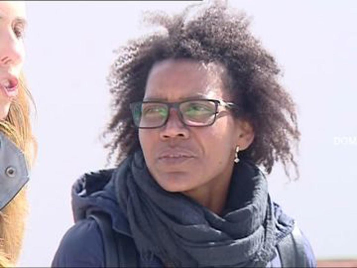 Ana Julia Quezada, de 43 años, golpeó a Gabriel Cruz. Le tapó la nariz y la boca hasta axfixiarlo. E incluso trató de cortarle la mano con un hacha. En la imagen, la detenida durante una de las búsquedas. 