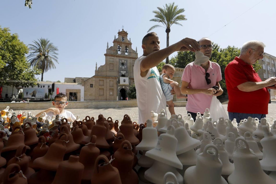 Piraguas y fruta gratis en la Velá de la Fuensanta de Córdoba
