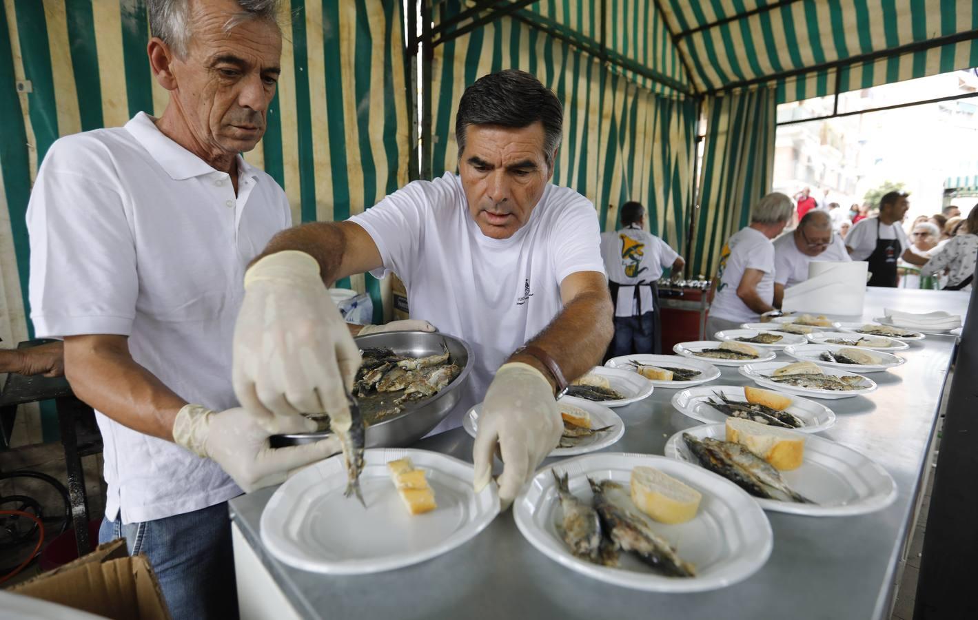 La tradicional «sardiná» de la Velá de la Fuensanta, en imágenes