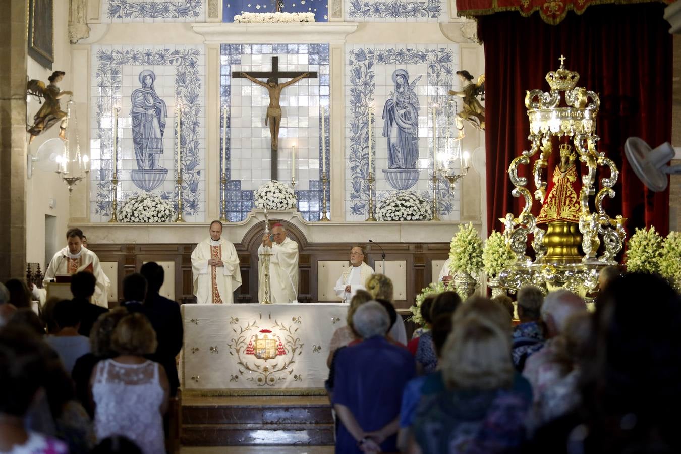 La misa de la Fuensanta, en imágenes