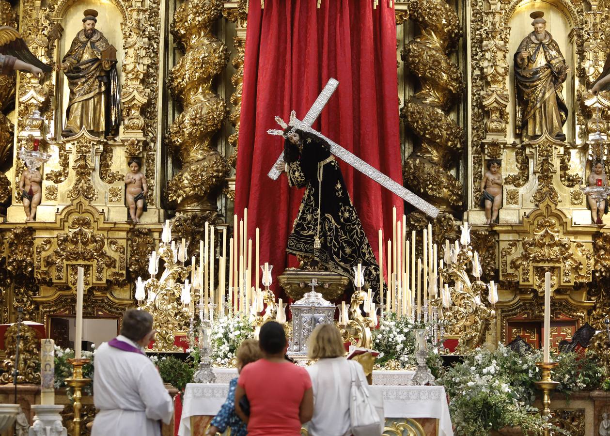 En imágenes, los Nazarenos de Rute y Palma del Río esperan la magna de Córdoba