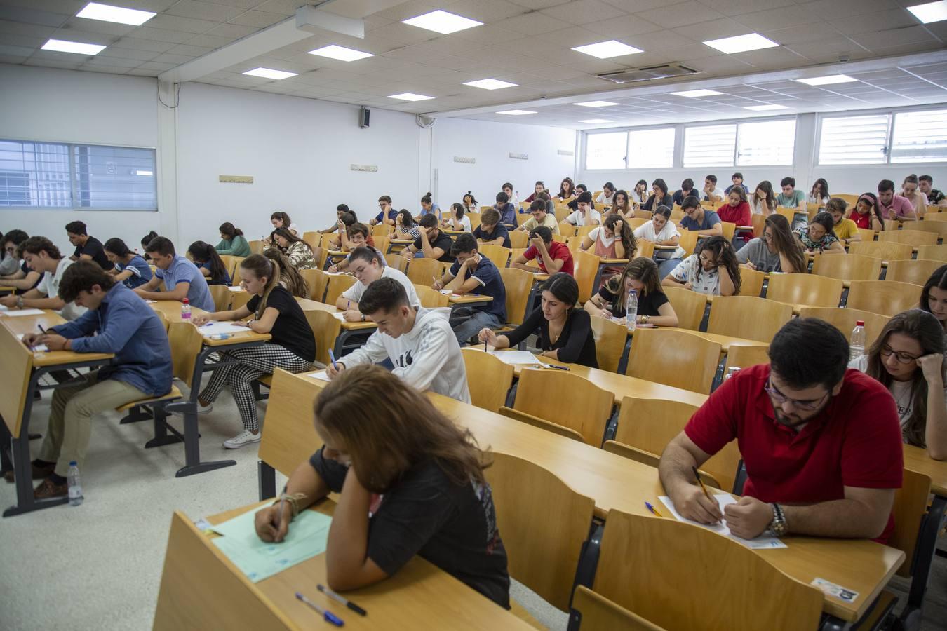 En imágenes, los primeros exámenes de Selectividad de septiembre en Andalucía