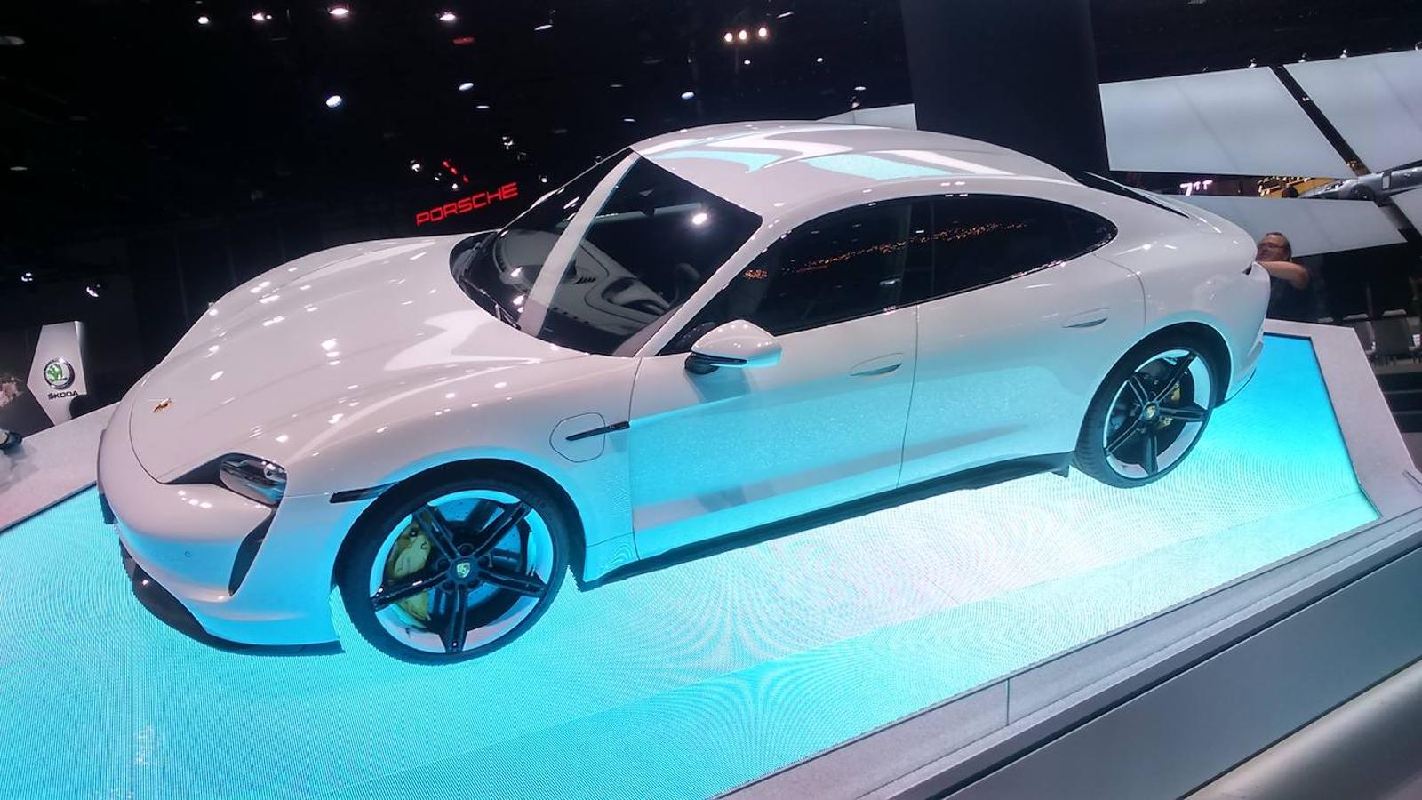Porsche Taycan. El primer modelo 100% eléctrico de Porsche, de hasta 760CV, presume de algunas métricas espectaculares, y tendrá hasta 450 kilómetros de autonomía