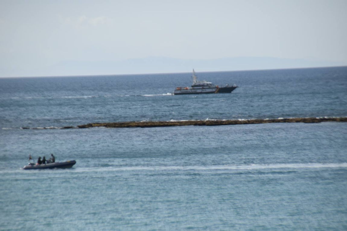En Fotos, la búsqueda del desaparecido en los Caños de Meca