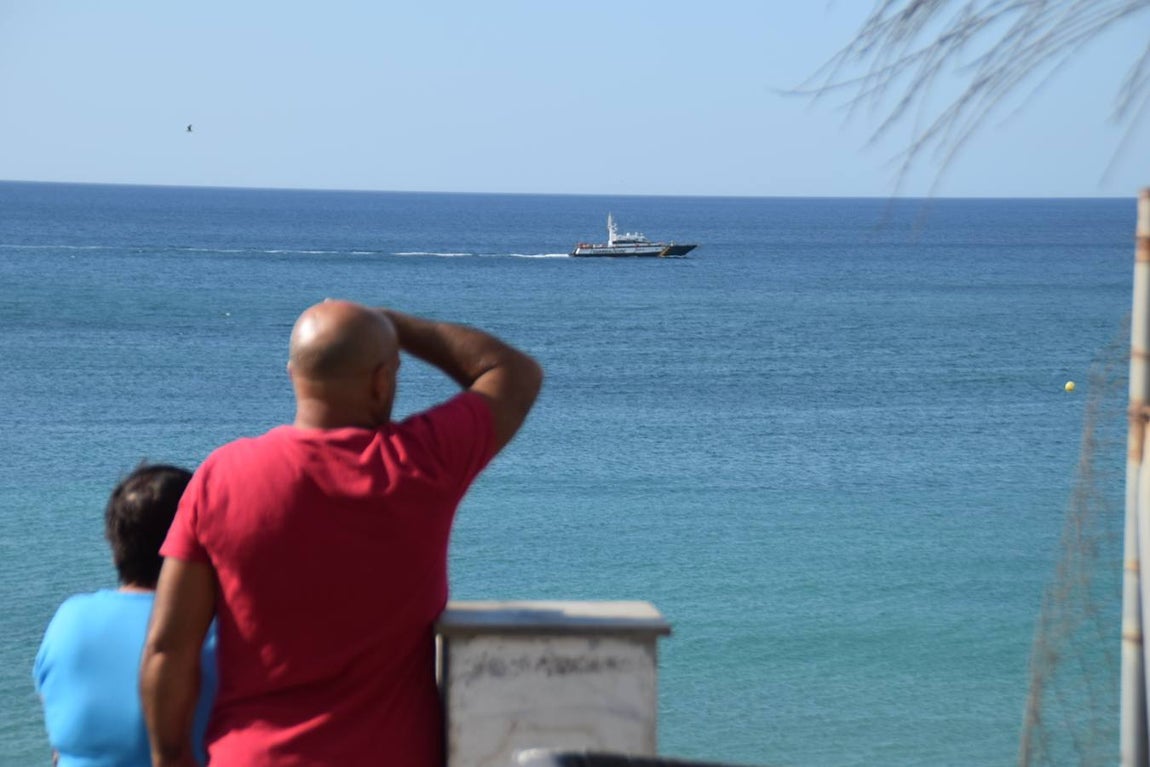 En Fotos, la búsqueda del desaparecido en los Caños de Meca