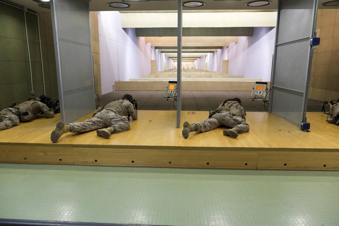 Fotos: galería y simulador de tiro del Tercio de Armada