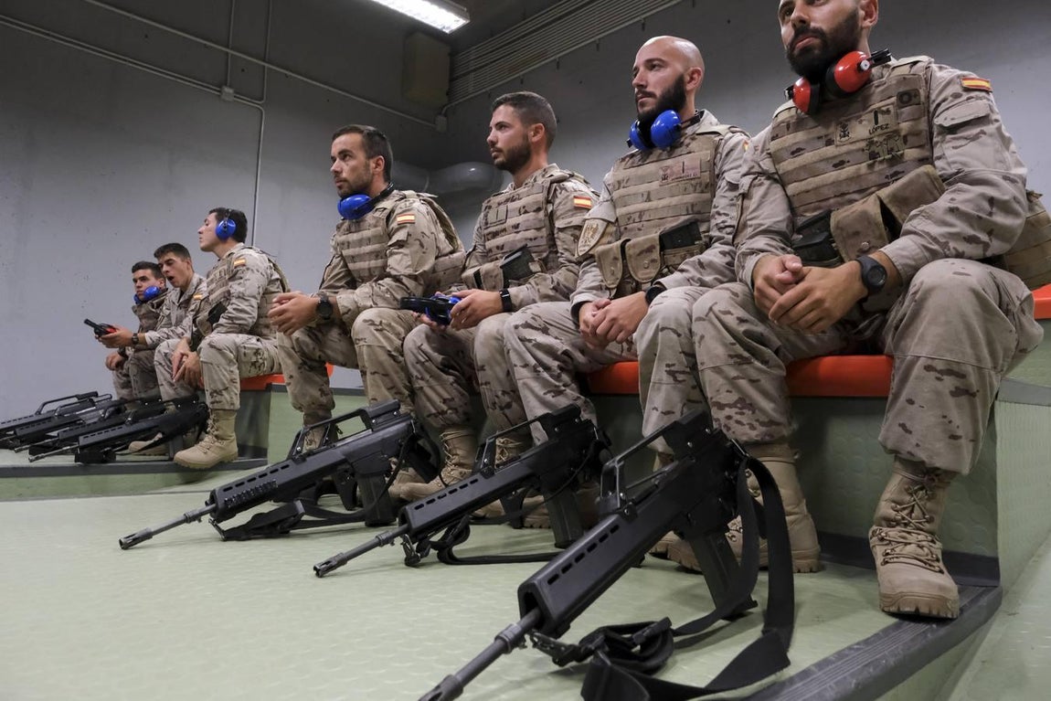 Fotos: galería y simulador de tiro del Tercio de Armada