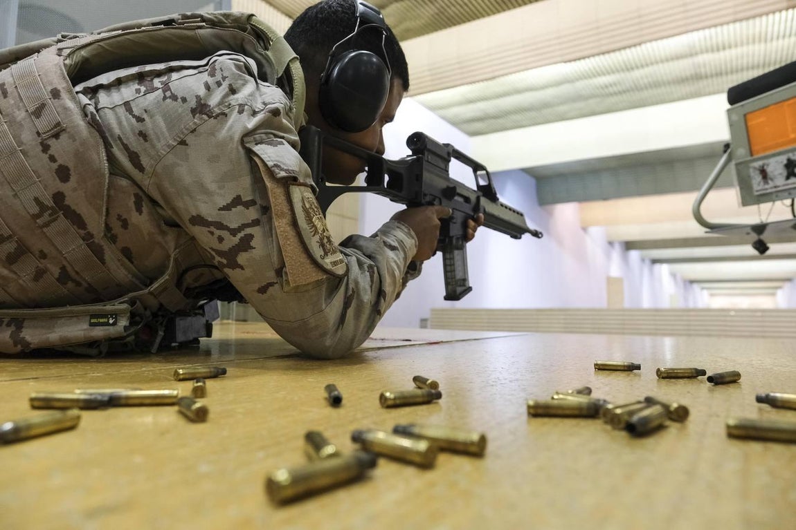 Fotos: galería y simulador de tiro del Tercio de Armada