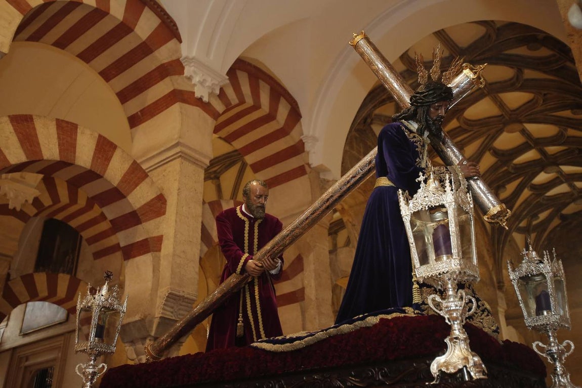 La magna exposición de Córdoba «Por tu Cruz redimiste el mundo», en imágenes