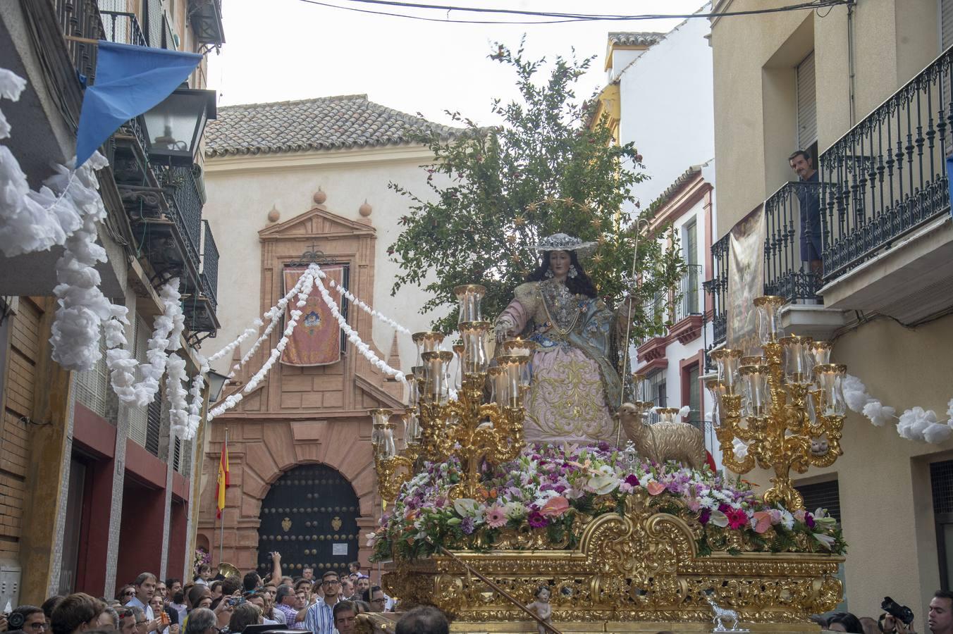 La Pastora de Santa Marina, en procesión