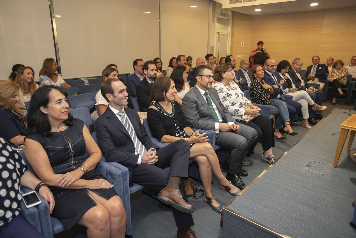 La charla de los alcaldes de Córdoba en el Colegio de Abogados, en imágenes