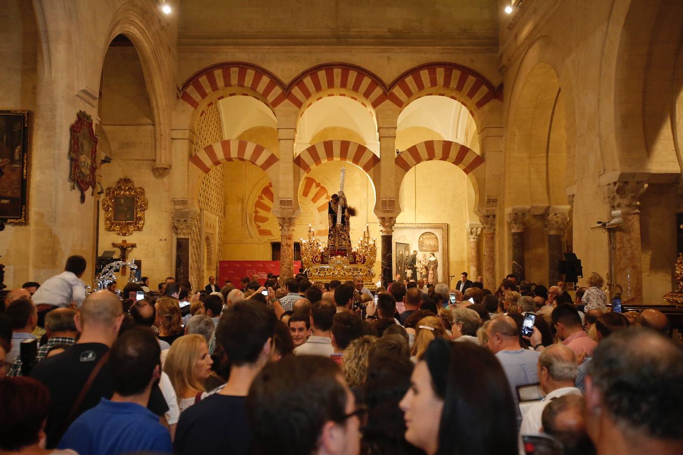 El Miserere del Nazareno de Lucena en la Catedral de Córdoba, en imágenes