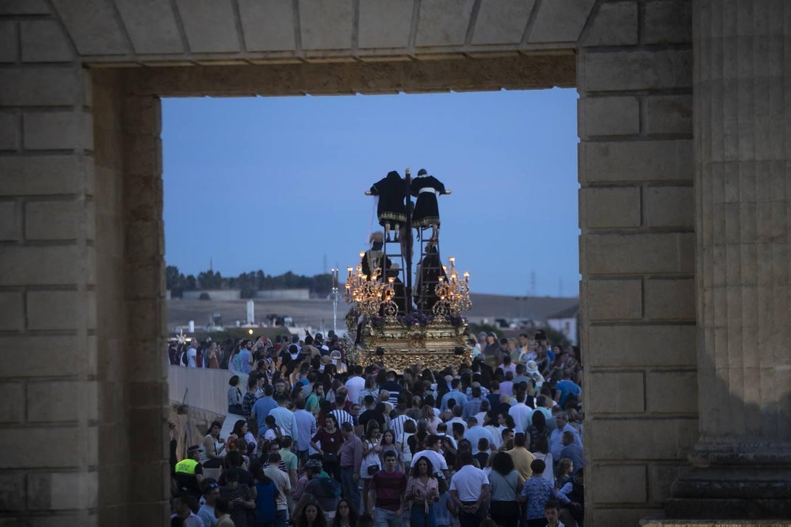La procesión de regreso de la Magna Nazarena de Córdoba, en imágenes