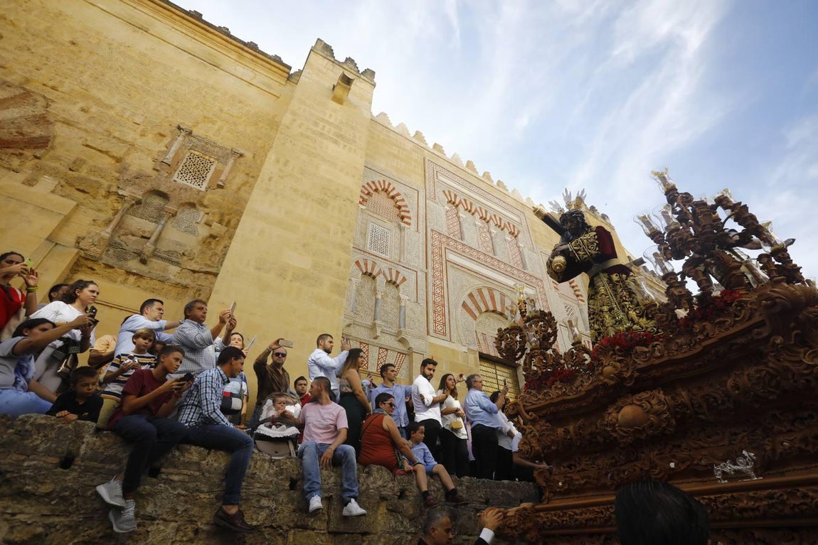 La vuelta a casa de la Magna Nazarena de Córdoba, en imágenes