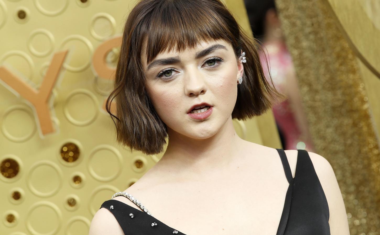 Maisie Williams de JW Anderson. 