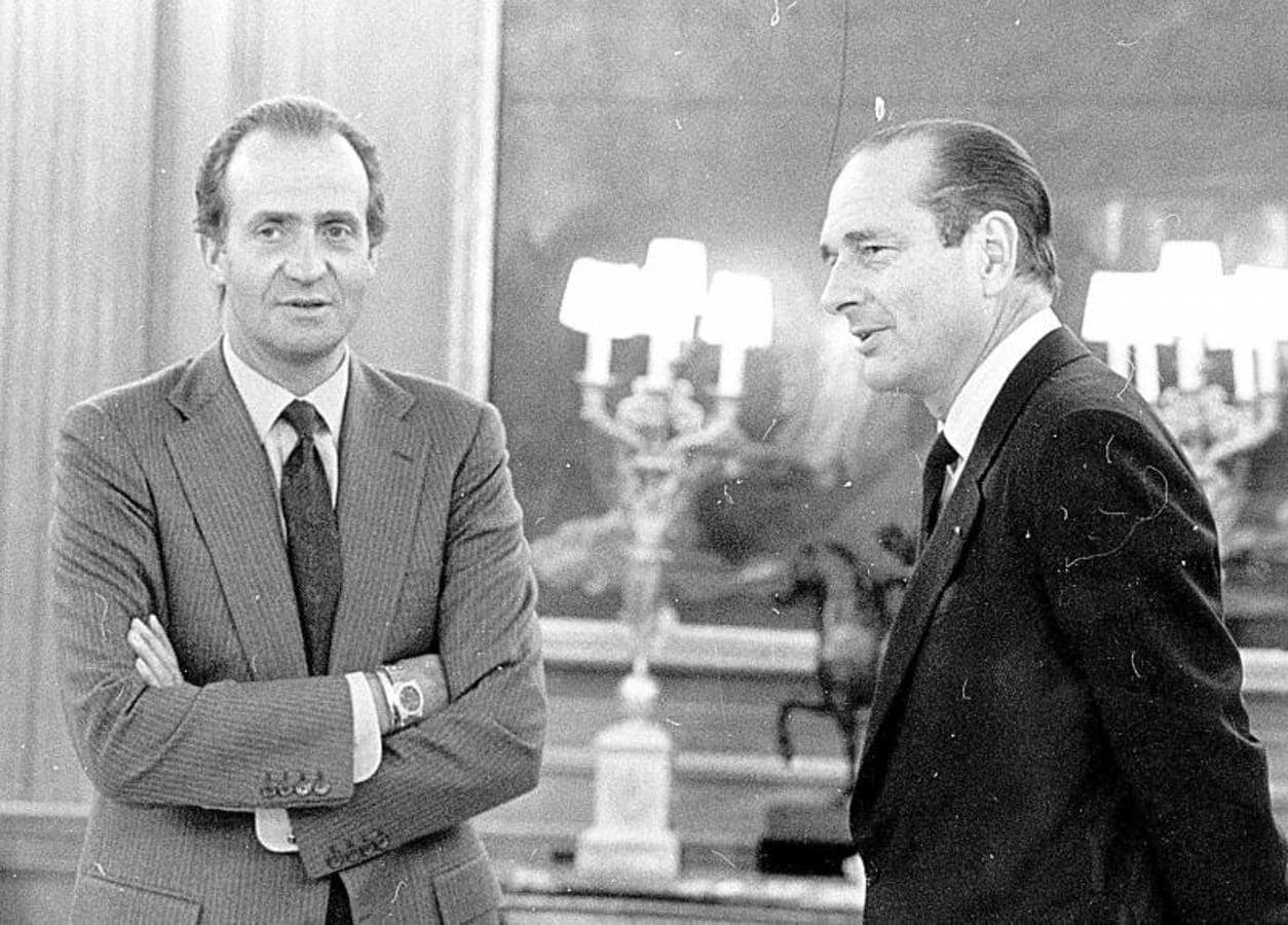 El Rey Don Juan Carlos recibió al expresidente francés en 1986, en el Palacio de la Zarzuela. 