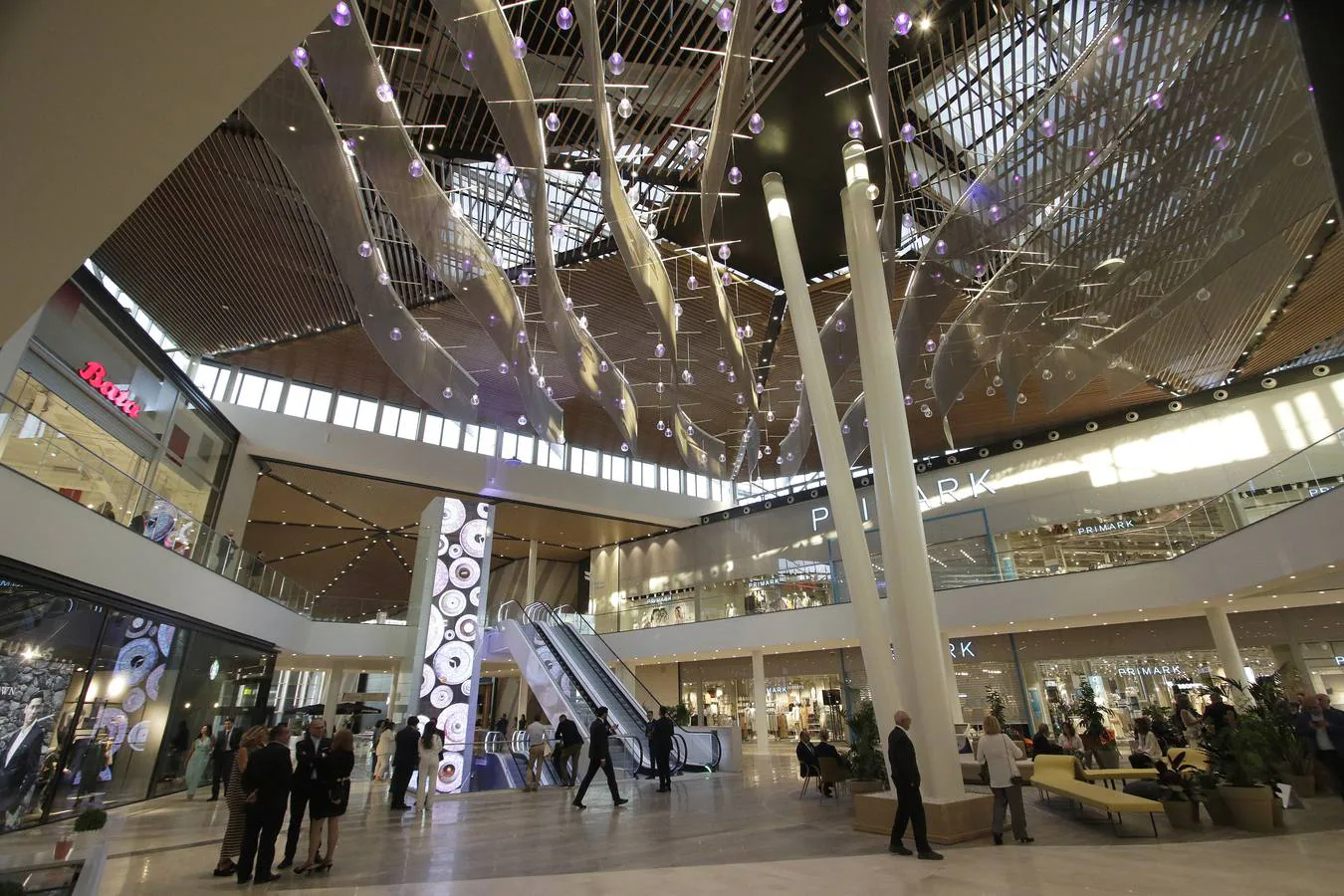 Inauguración del centro comercial Lagoh, en imágenes