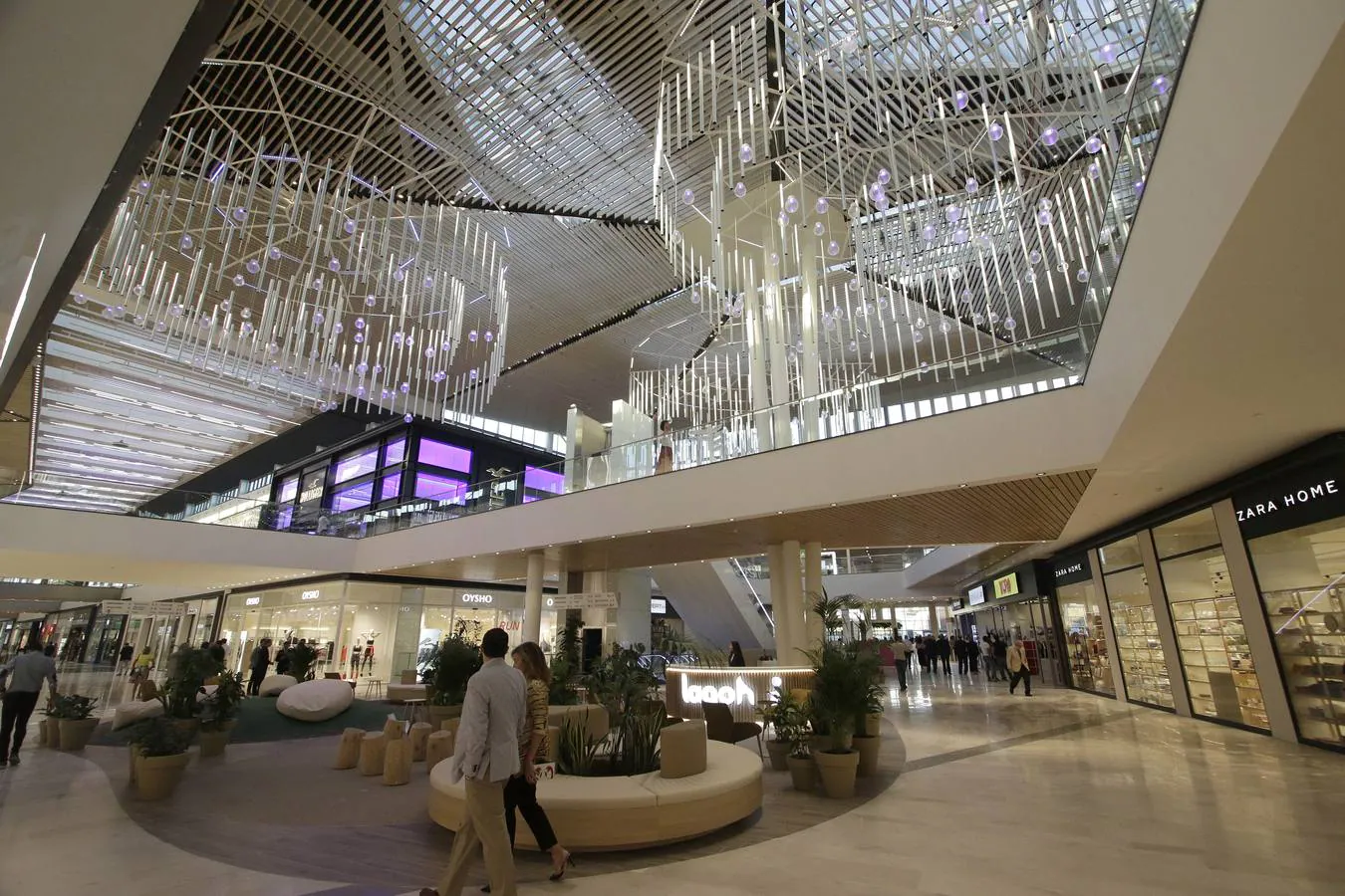 Inauguración del centro comercial Lagoh, en imágenes