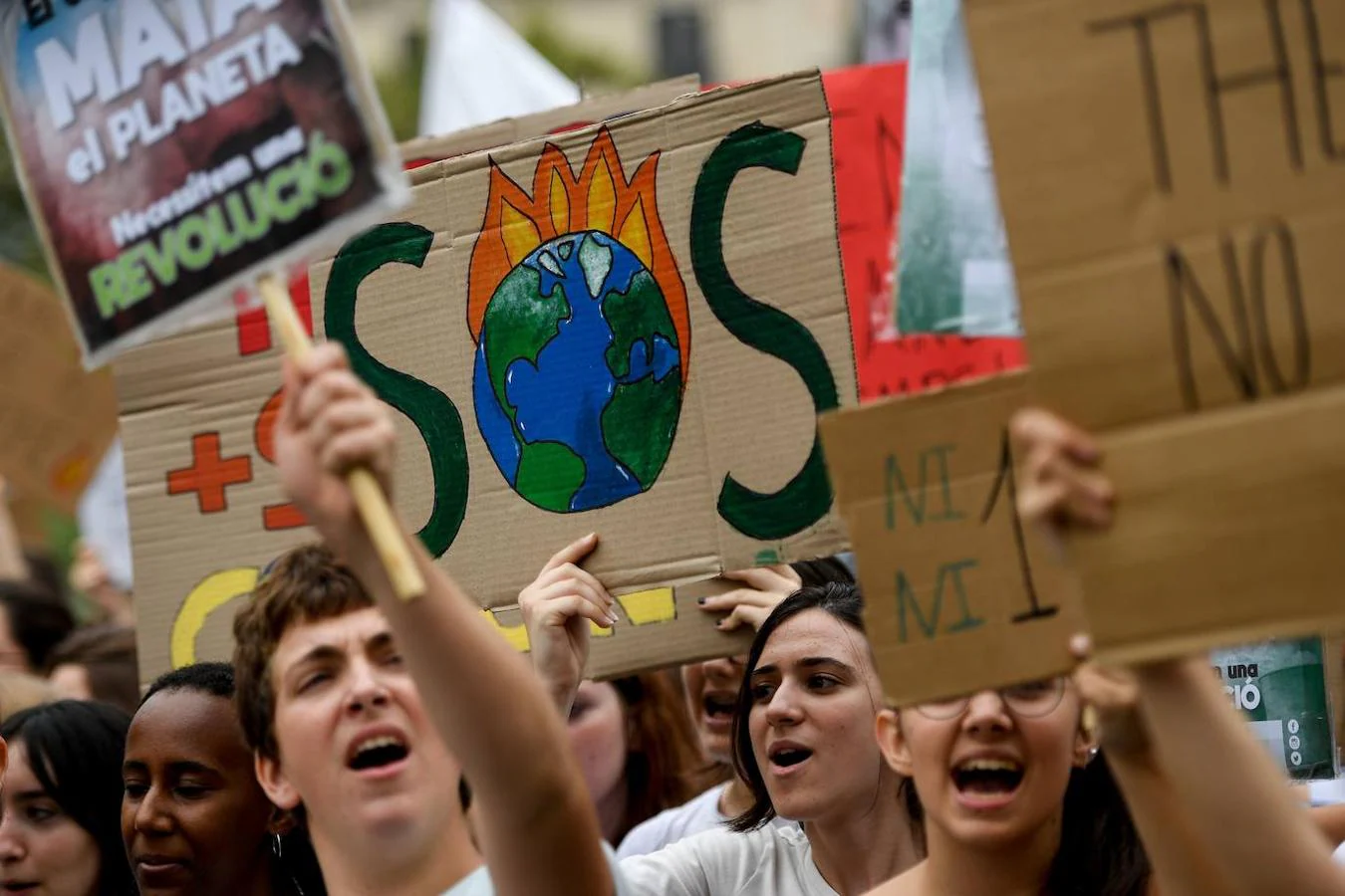 Jóvenes en manifestación este viernes en Barcelona por la «emergencia climática». 