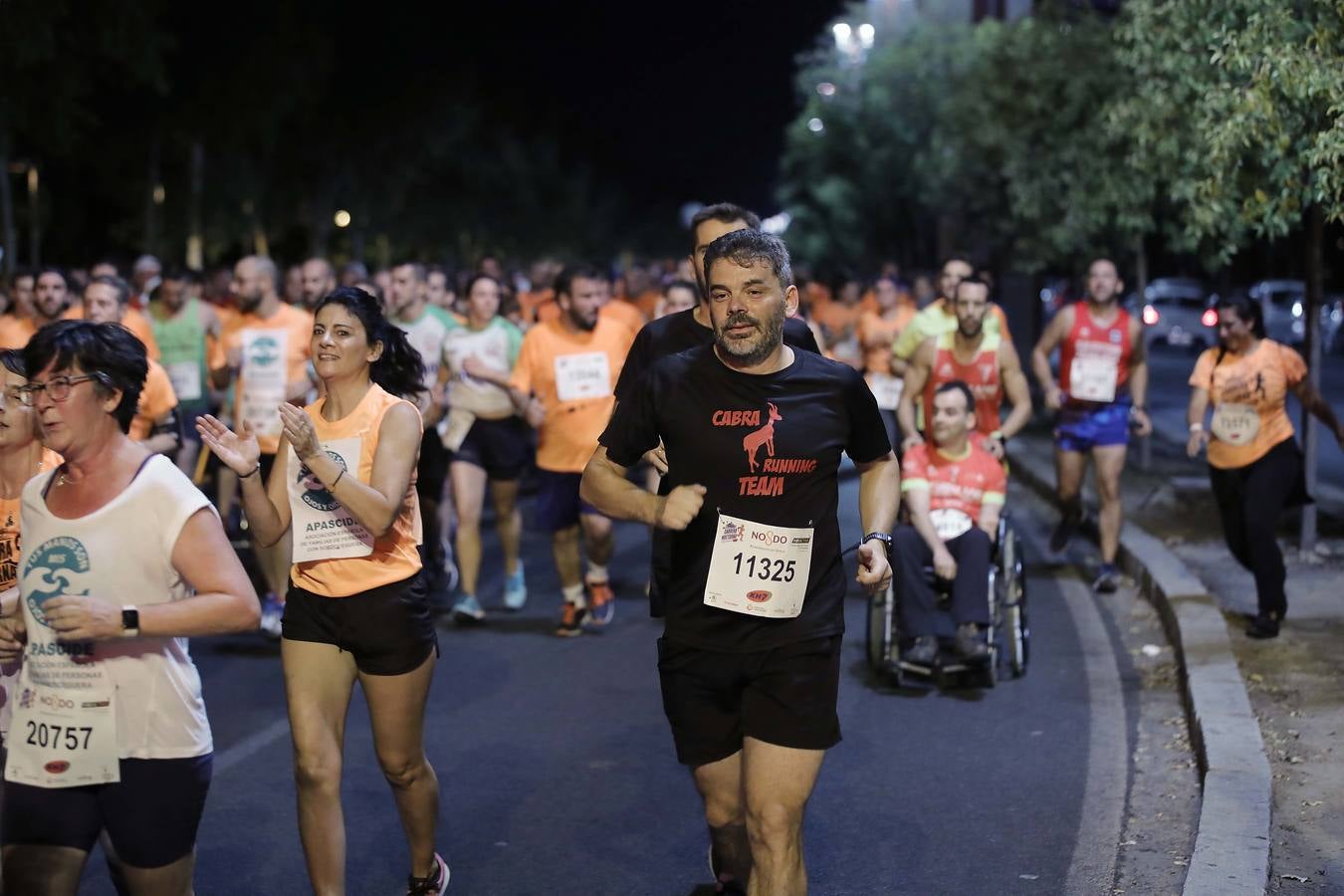 ¿Has corrido la Carrera Nocturna de Sevilla? Búscate en las fotos (II)