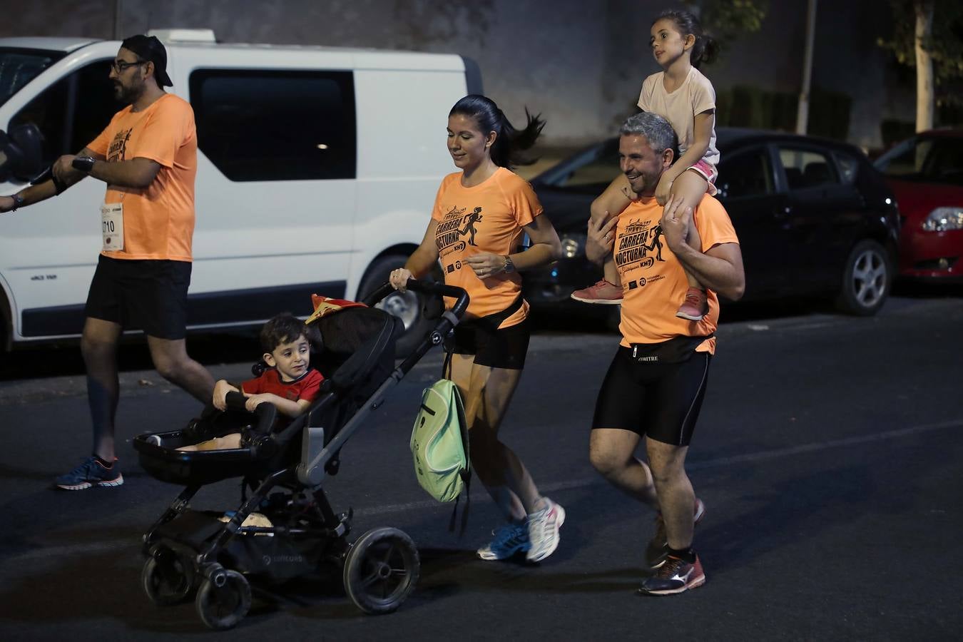 ¿Has corrido la Carrera Nocturna de Sevilla? Búscate en las fotos (II)