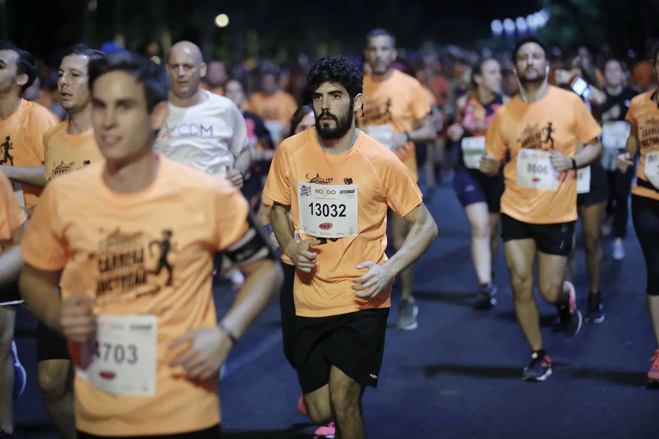 ¿Has corrido la Carrera Nocturna de Sevilla? Búscate en las fotos (IV)