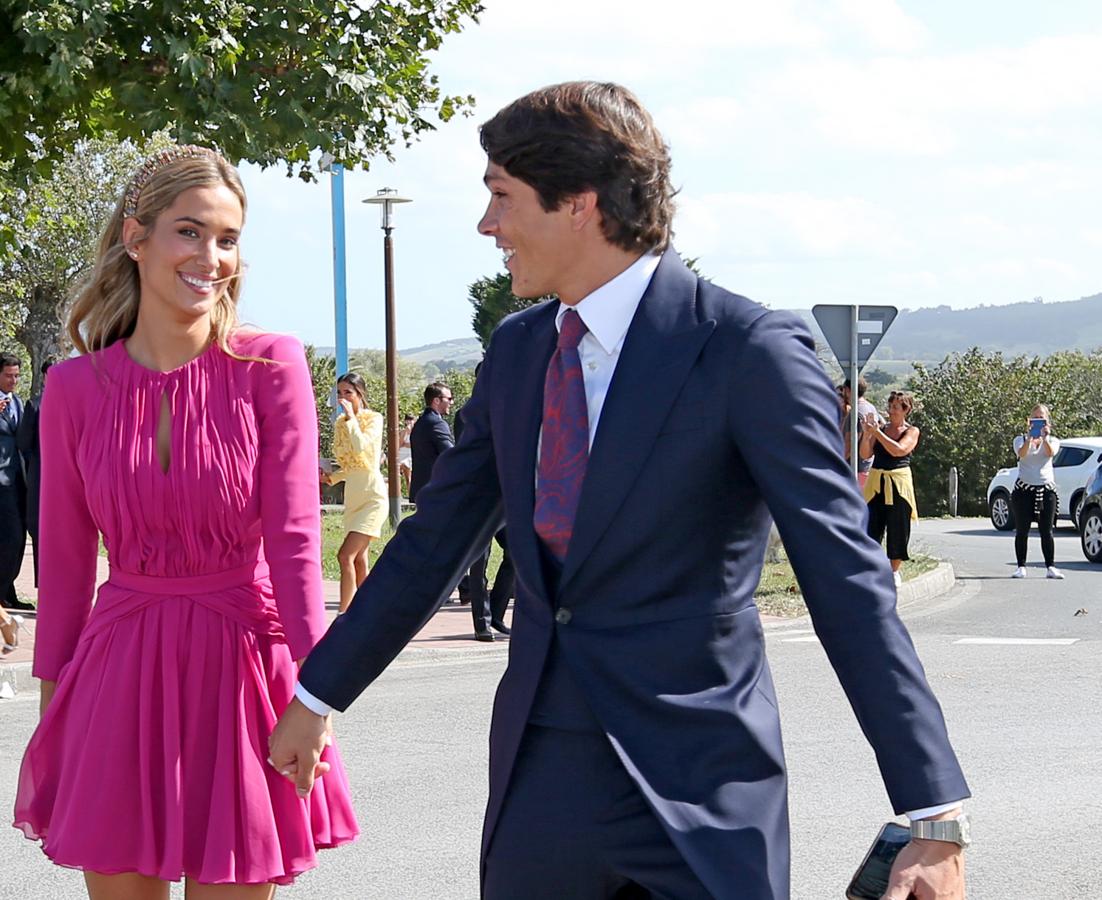 María Pombo y Pablo Castellano. María Pombo junto a su marido durante la boda de Marta Pombo