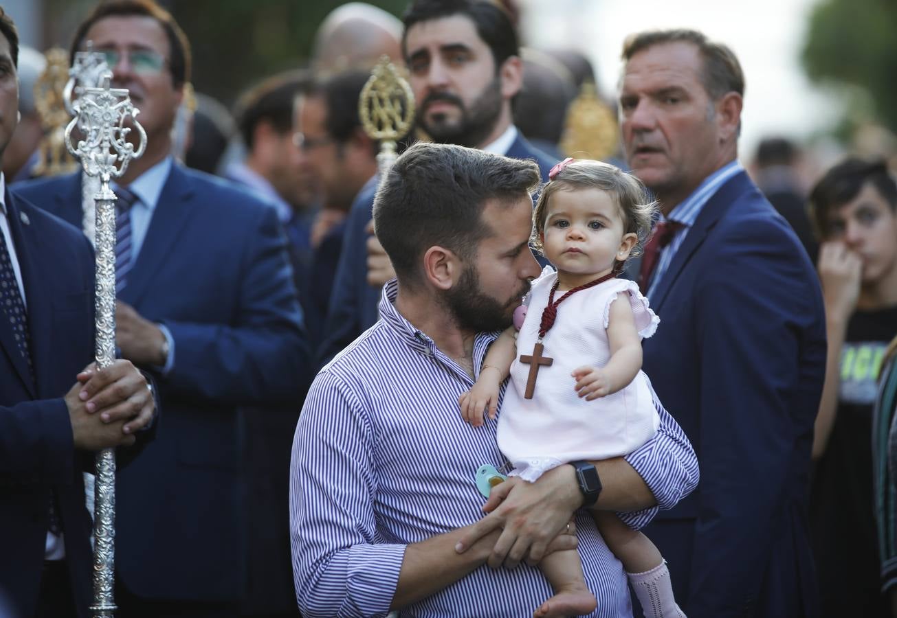 Salida extraordinaria del Cristo de la Sed, en imágenes